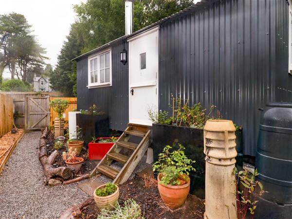 King's Cwtch Shepherd's Hut in South Glamorgan