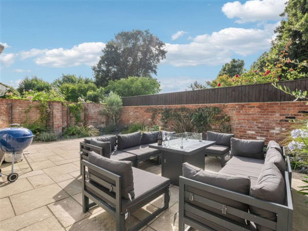 Kings Lea, 