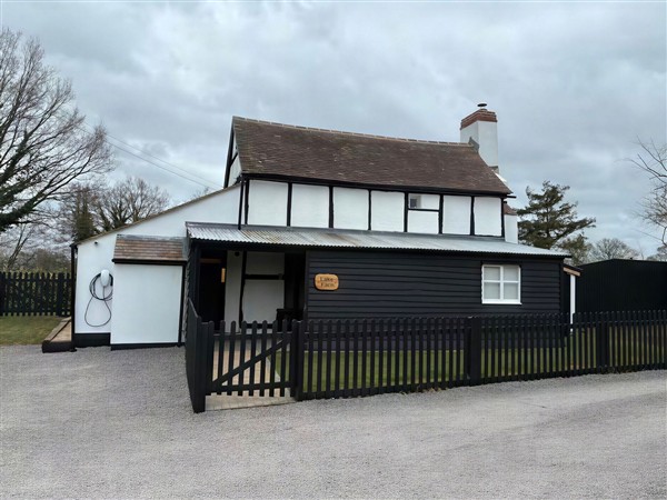 Lake Farm Cottage in Gloucestershire