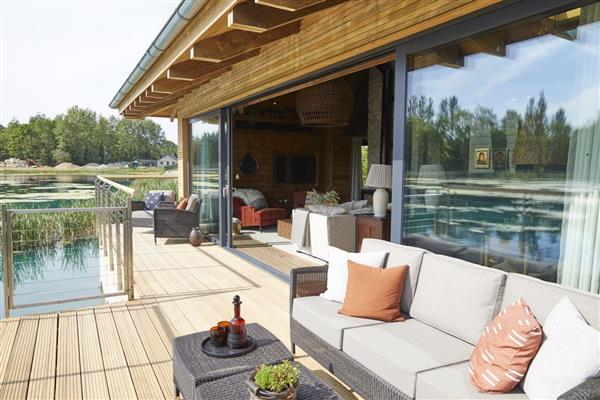 Lakeside Cabin in Gloucestershire