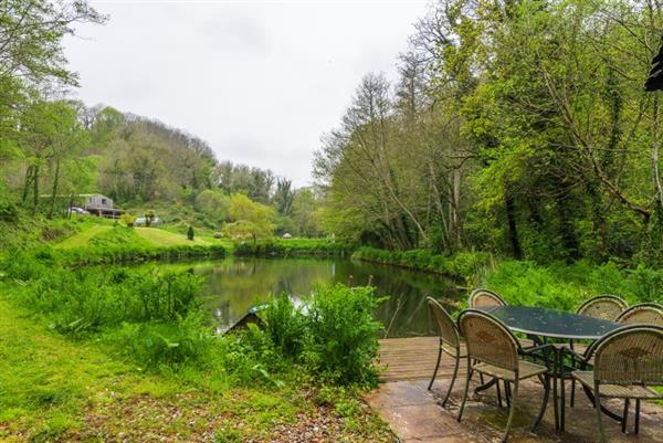 Lakeside Retreat in Devon