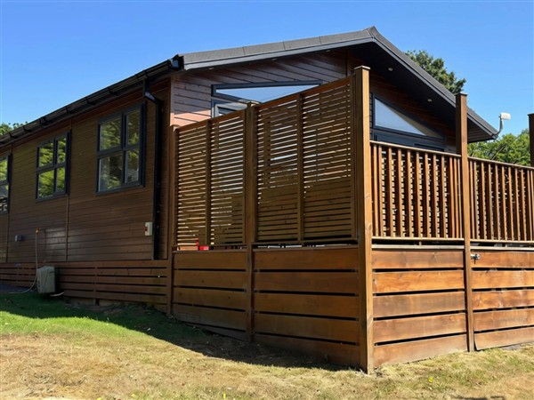 Lakeside Retreat, 