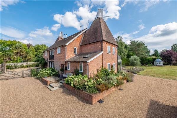 Lakeview Oast in Goudhurst, Kent