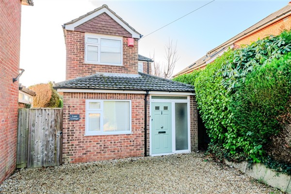 Lane Cottage in Sway, Hampshire