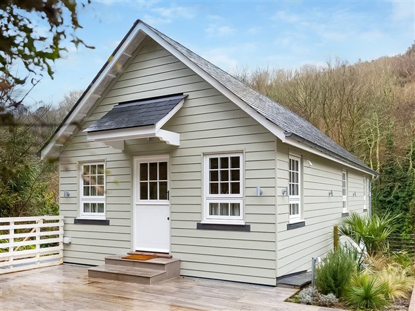 Langcreek Retreats - Palm Lodge in Cornwall