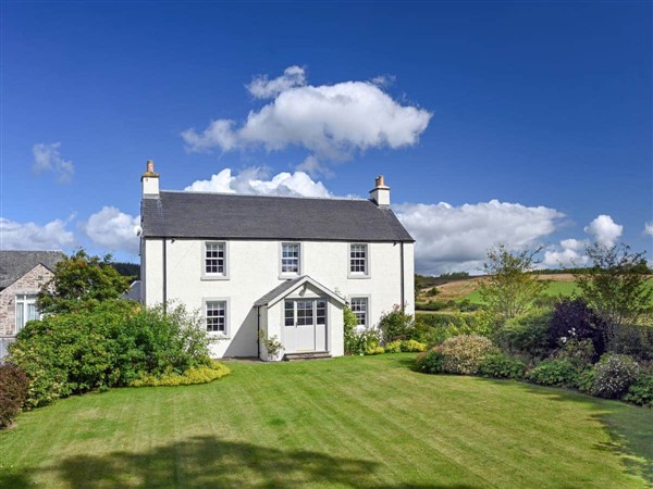 Laverockbank Farmhouse in Logiealmond, near Crieff, Perthshire