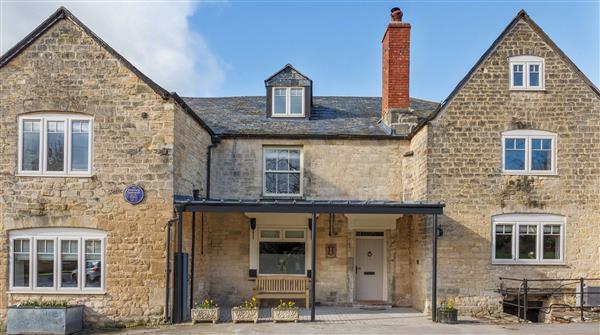 Leonard House in Gloucestershire