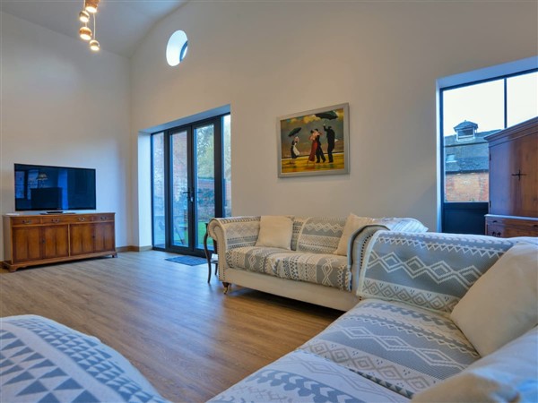 Longford View, Longford