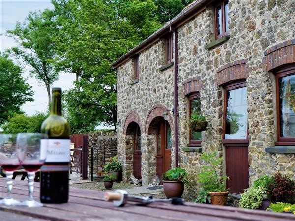 Longlands Farm Cottages - The Corn Loft in Haverfordwest, near Narberth, Dyfed