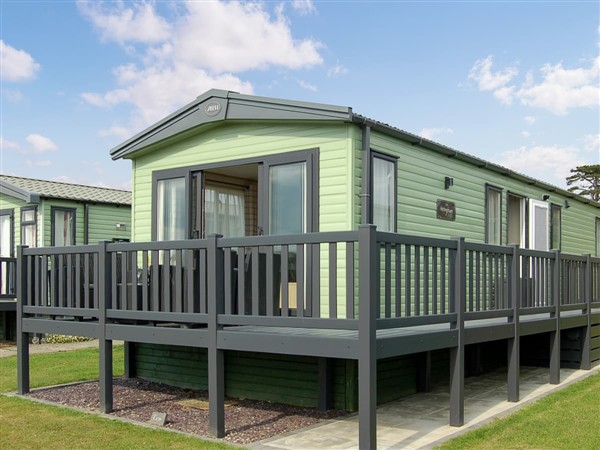 Lounge Holidays - Premier Caravan 10 in Gwynedd