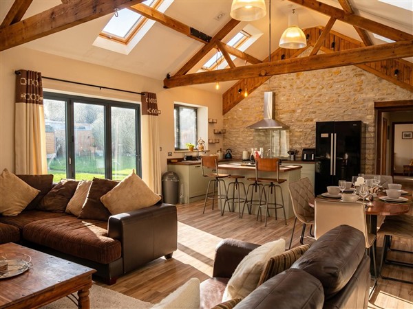 Lynwood Barn, 