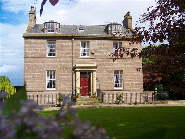Mall House Cottages - Mall House Apartment in Angus