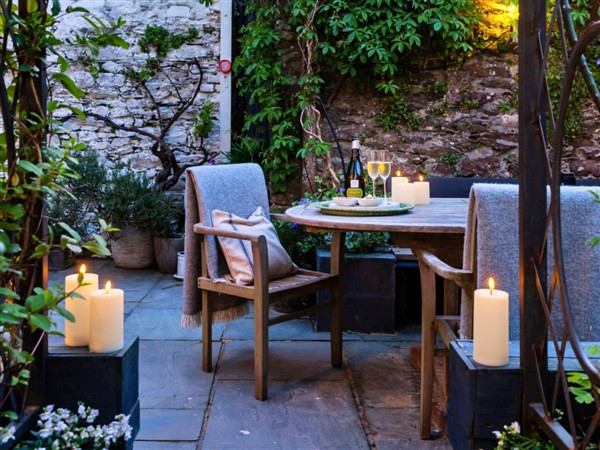 Meadow Nest in Cornwall