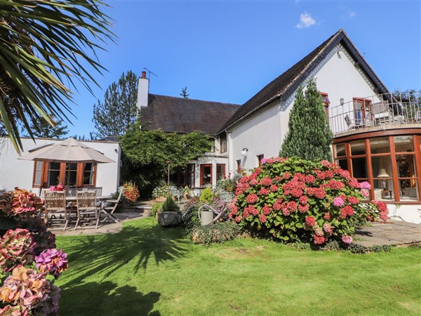 Mickle Trafford Manor, 