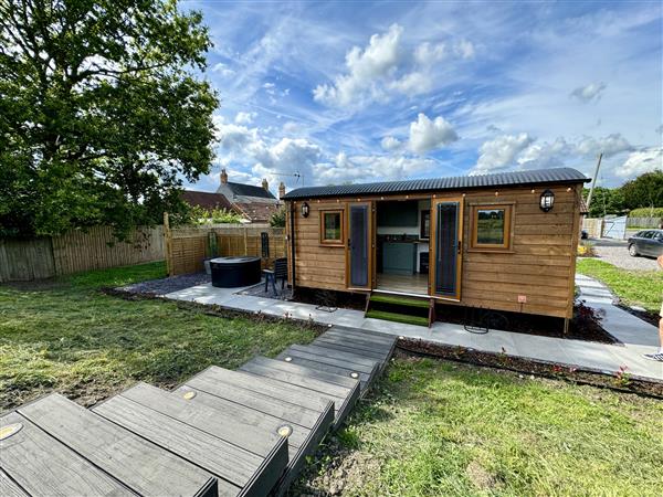 Mooffitch Riverview Hut in Gloucestershire