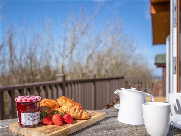 Mullacott Retreats - 4 Atlantic Crescent in Devon