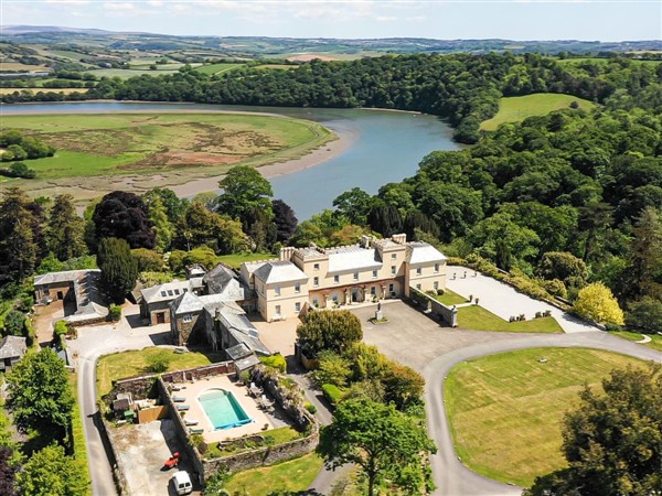 Oak Castle in Cornwall