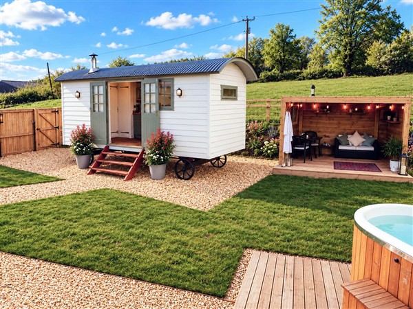 Oak Hut, 