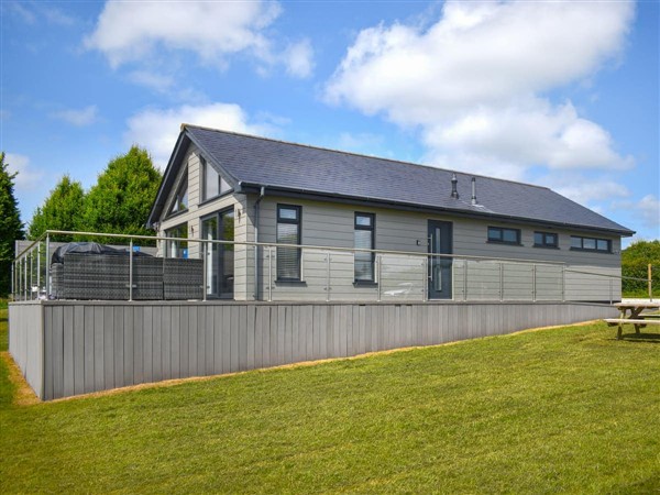 Oak Park One, Tiverton