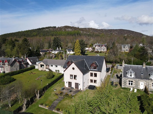 Old Distillery Lodge, 
