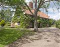 Enjoy a leisurely break at Old Hall Farmhouse; Norfolk
