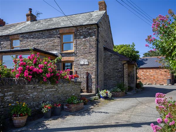 Uphill Cottage in Penrose, North Cornwall