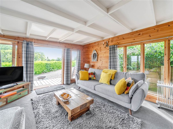 Peaceful Cabin in Skegby -Sleeps2- Fire Pit in Nottinghamshire