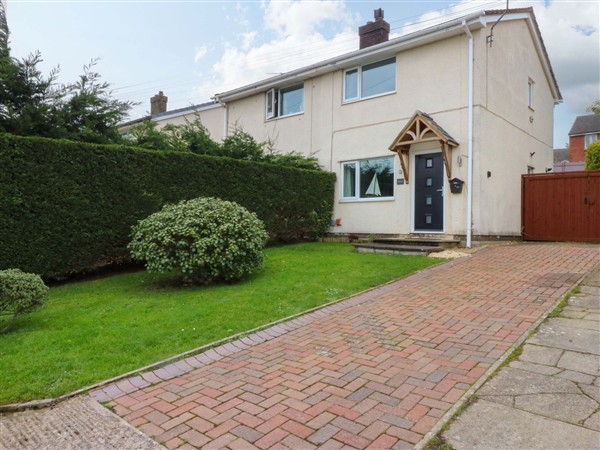 Pebbles Reach - Clwyd