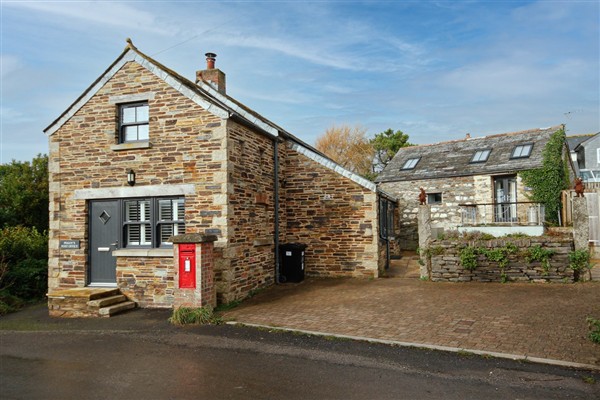 Peggy's Old Post Office - Cornwall