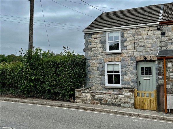 Penderyn Cottage in Mid Glamorgan