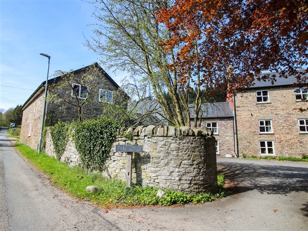 Pentwyn Barn in Powys