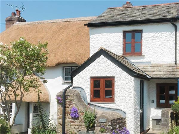 Pinewood Cottage in Cornwall