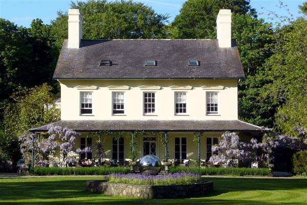 Plas Efailnewydd - Gwynedd