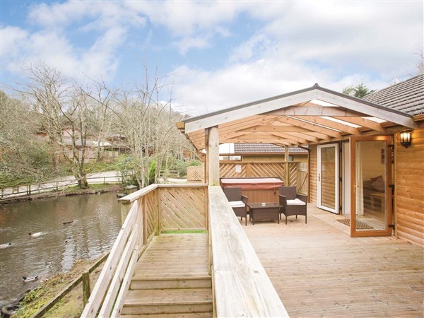 Poldark Spa Pet in Cornwall