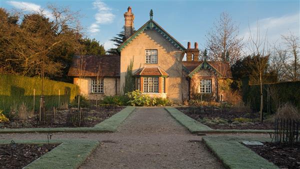 Polesden Garden Cottage in Bookham, Surrey