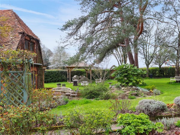 Pond Cottage in Hampshire