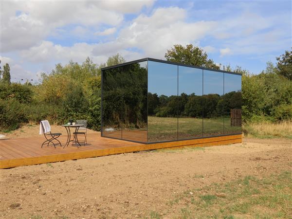 Pound Farm Mirror Houses - Meadow OOD in Suffolk