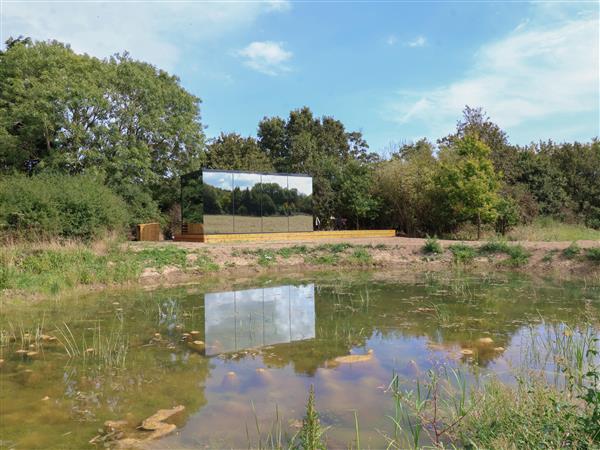 Pound Farm Mirror Houses - Pond OOD in Suffolk