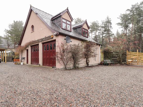 Purlie Lodge Apartment in Abriachan near Inverness, Inverness-Shire