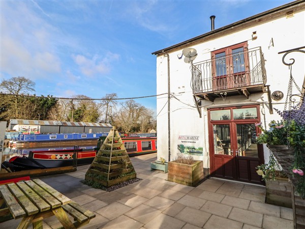 Quayside Apartment, 