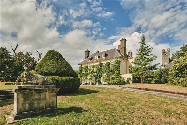 Queen Anne Estate - Vale of Glamorgan