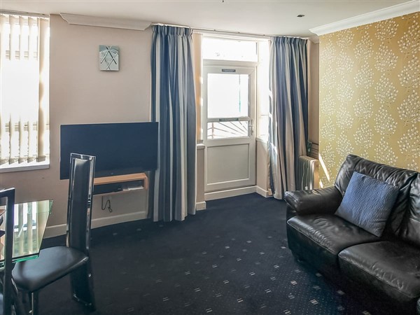 Queens Mansions - QM01 Ocean View Suite, Bispham, near Blackpool