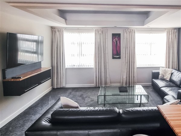 Queens Mansions - QM12 Princess Suite, Bispham, near Blackpool