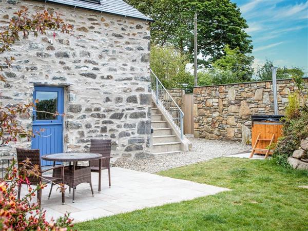 Rhosfach Holiday Cottages - The Mill, Rhosfach, Pembrokeshire, Dyfed with hot tub