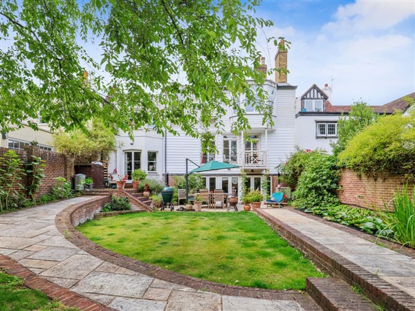 Riverbank, Sunbury-On-Thames