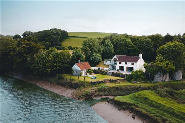 Riverside Retreat - Devon