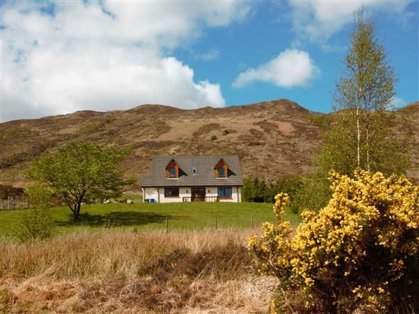 Rocky Mountain View Cottage in Ross-Shire