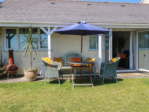Rollies Retreat, 