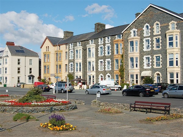 Sand Dune Sea View Apartment in Gwynedd