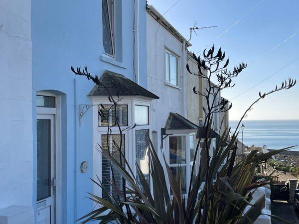 Sea Breeze Cottage in Fortuneswell, Dorset